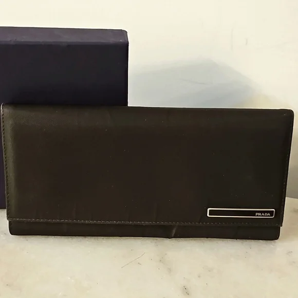 Prada Black Wallet - Picture 2 of 12